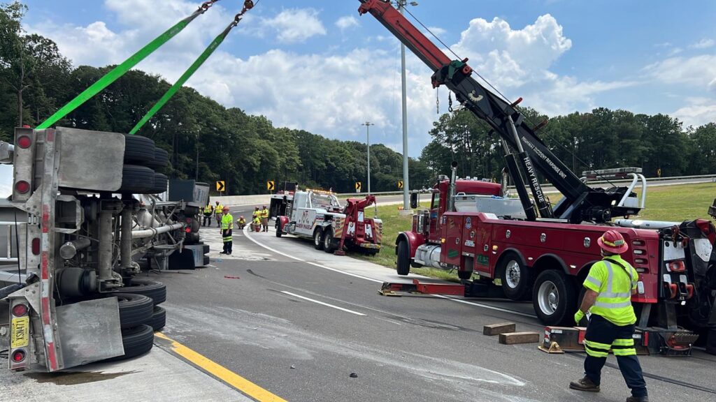 Heavy Duty Towing on a busy highway